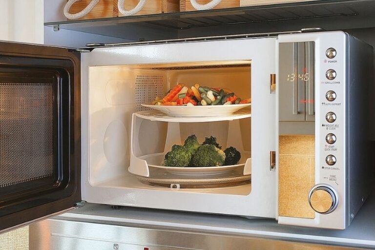 Top 12 Foods That Should Never Be Put In The Microwave